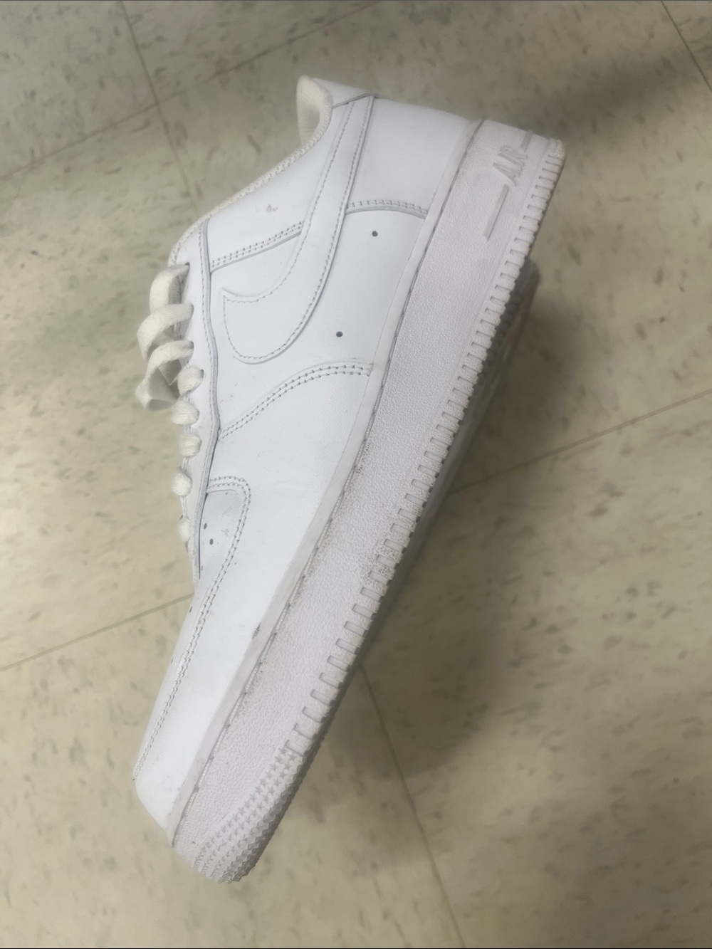 Nike Men’s White Low-Top Sneakers - Classic Leather Air Style pre loved sneakers